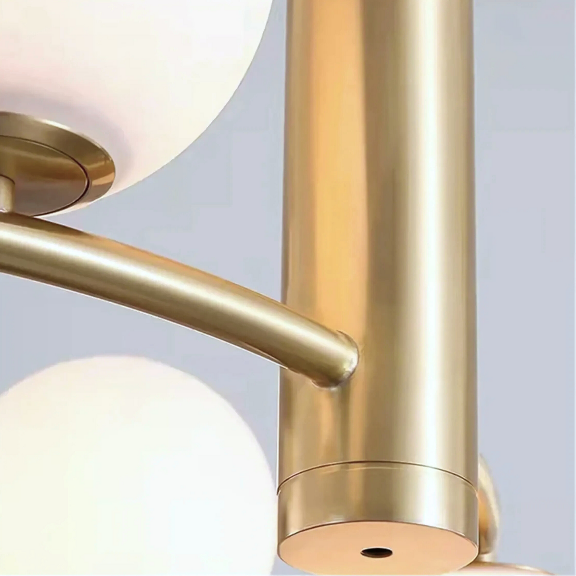 Ø 60 cm ⭥Hauteur ajustable jusqu’à 150 cm.